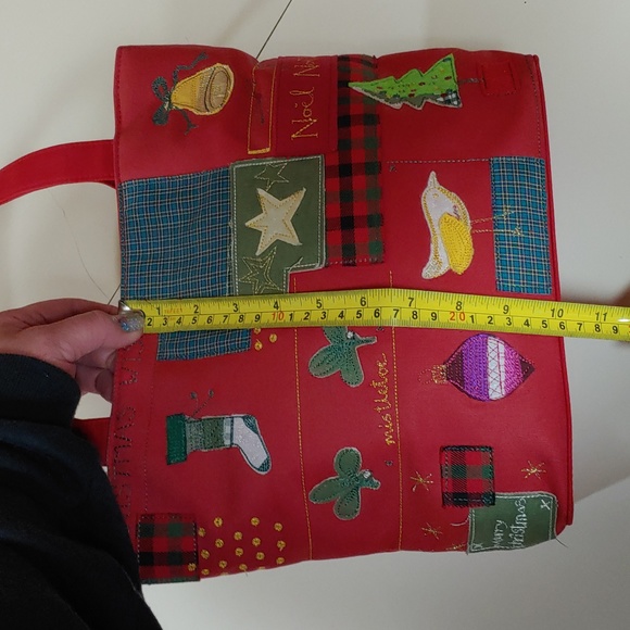 Bueno Christmas Shoulder Bag - Picture 9 of 15